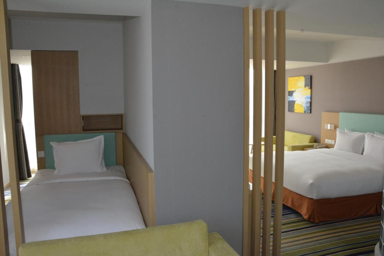 Holiday Inn Express Yingkou Onelong Plaza By Ihg Gaizhou 외부 사진